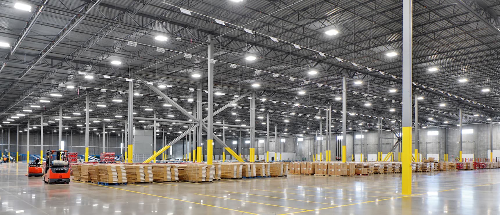 Large scale warehouse lighting